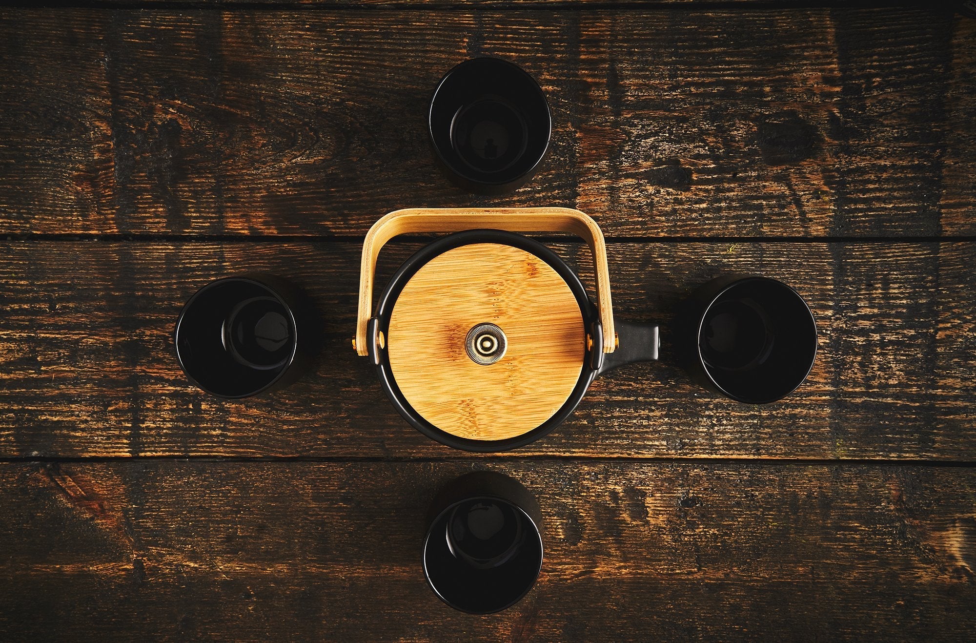 The Eichu tea set made of black ceramic-3