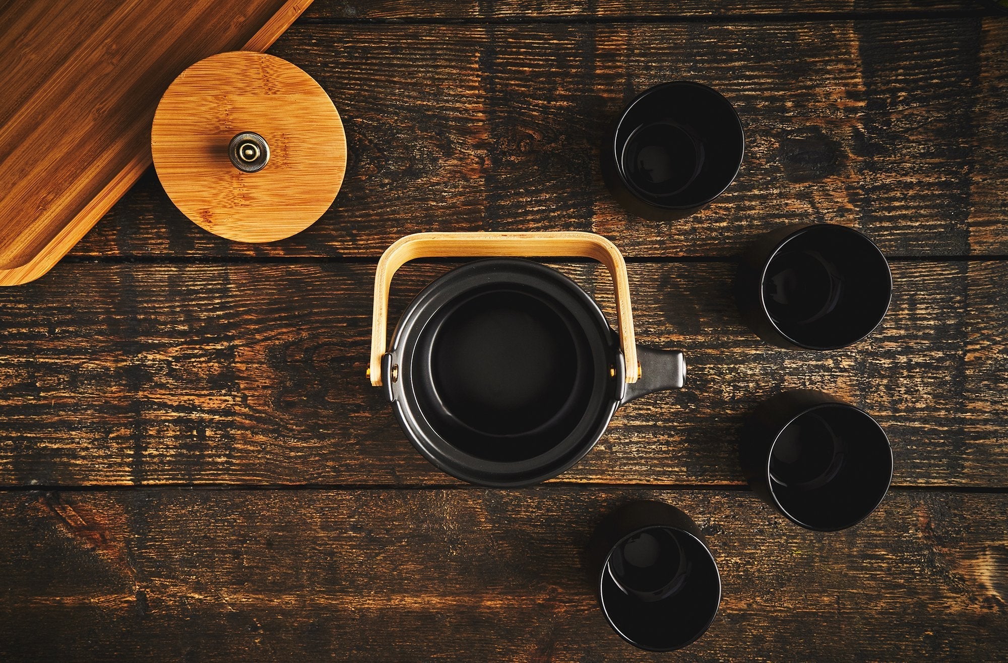 The Eichu tea set made of black ceramic-1
